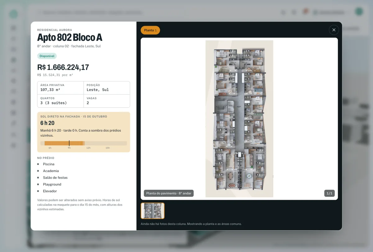 Ficha de um apartamento aberta na maquete, com preço, área, horas de sol e planta